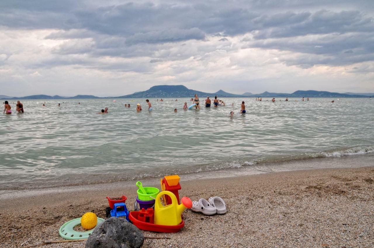 Valentina Apartman Balatonmáriafürdő Exteriör bild