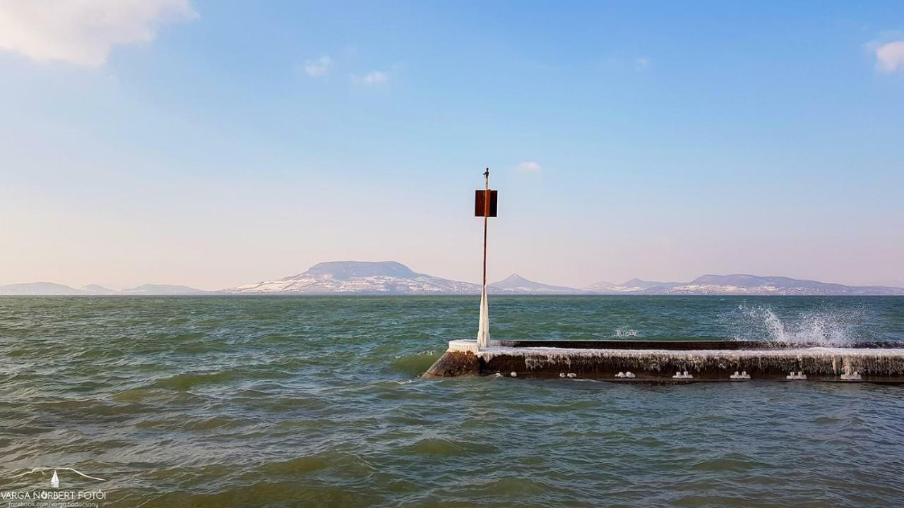 Valentina Apartman Balatonmáriafürdő Exteriör bild